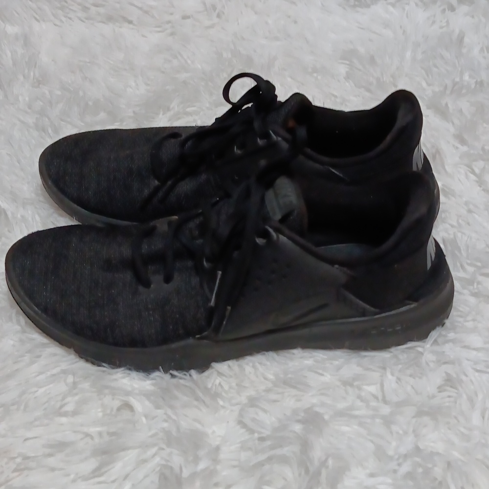 Nike Flex Shoes Size 9